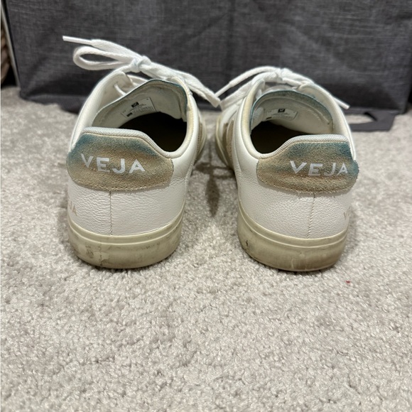 Veja Campo Sneaker
Men’s Size 9 - Picture 3 of 4